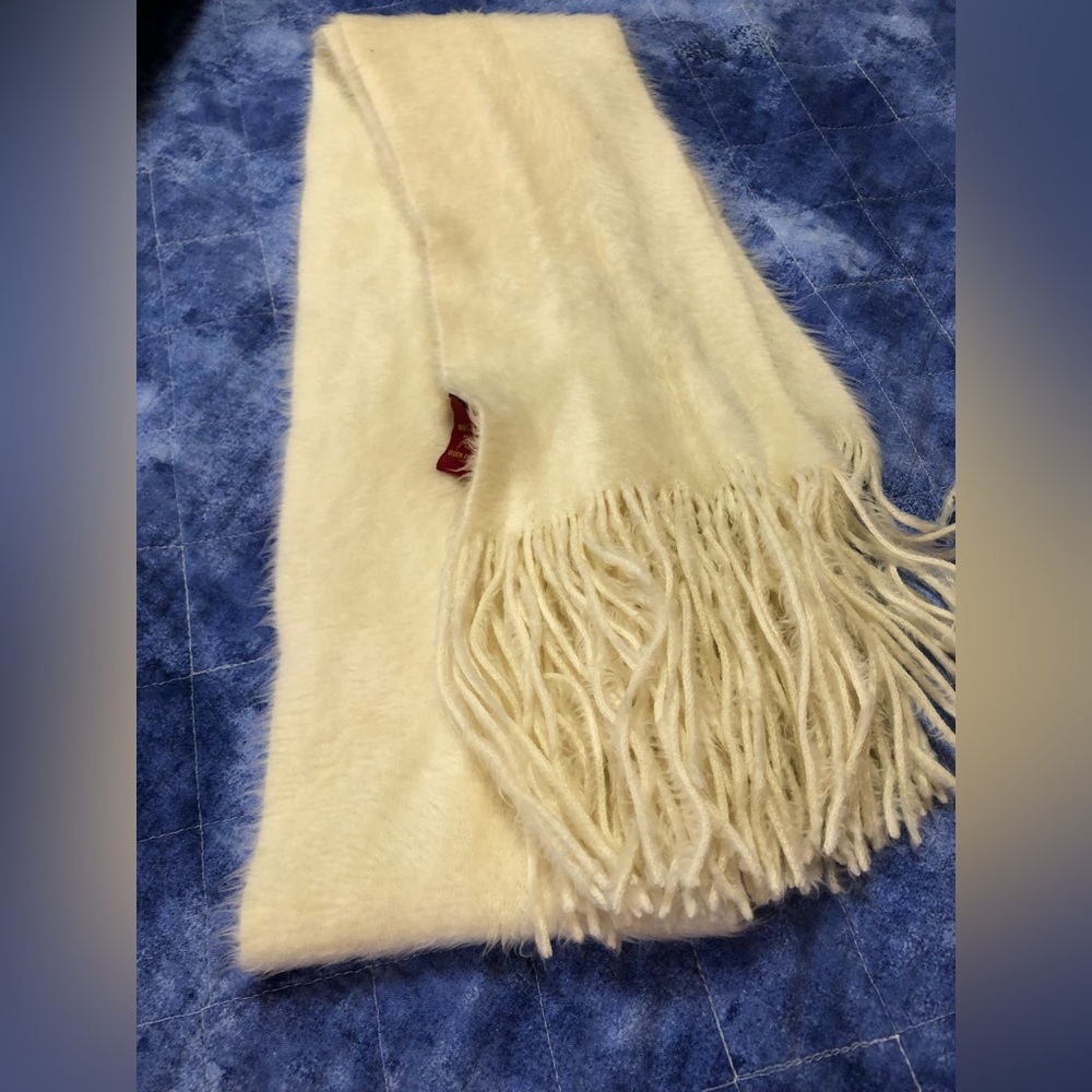 Off White scarf with fringe